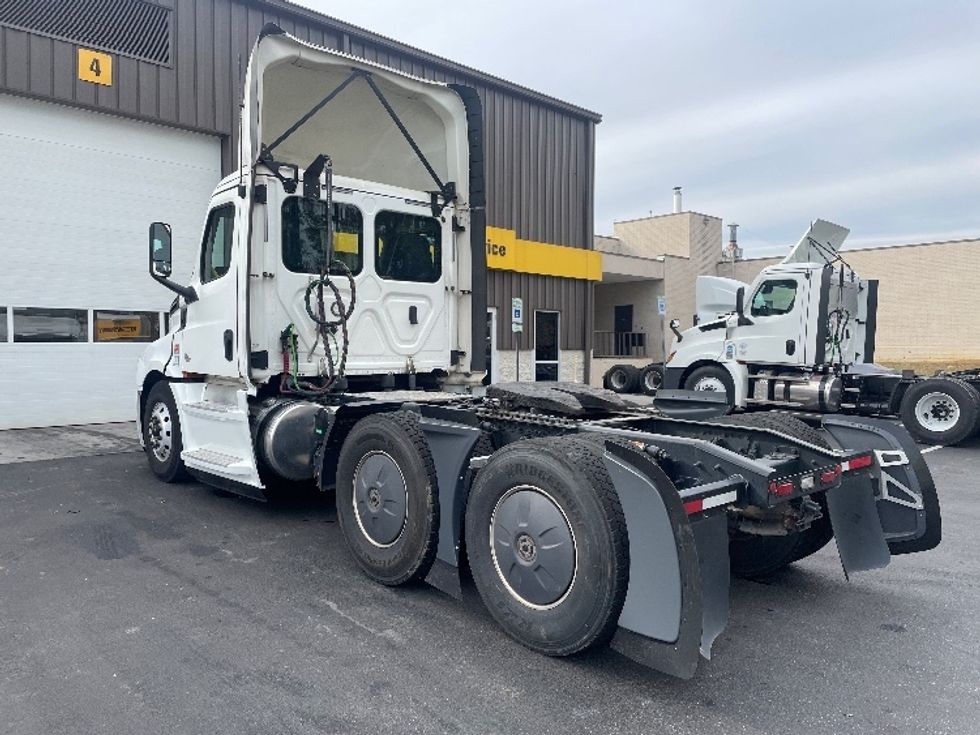 Day Cab Tractor-Heavy Duty Tractors-Freightliner-2020-T12664ST-Spartanburg-SC-457,505\n\t\tmiles-$ 56,750 - Image 5