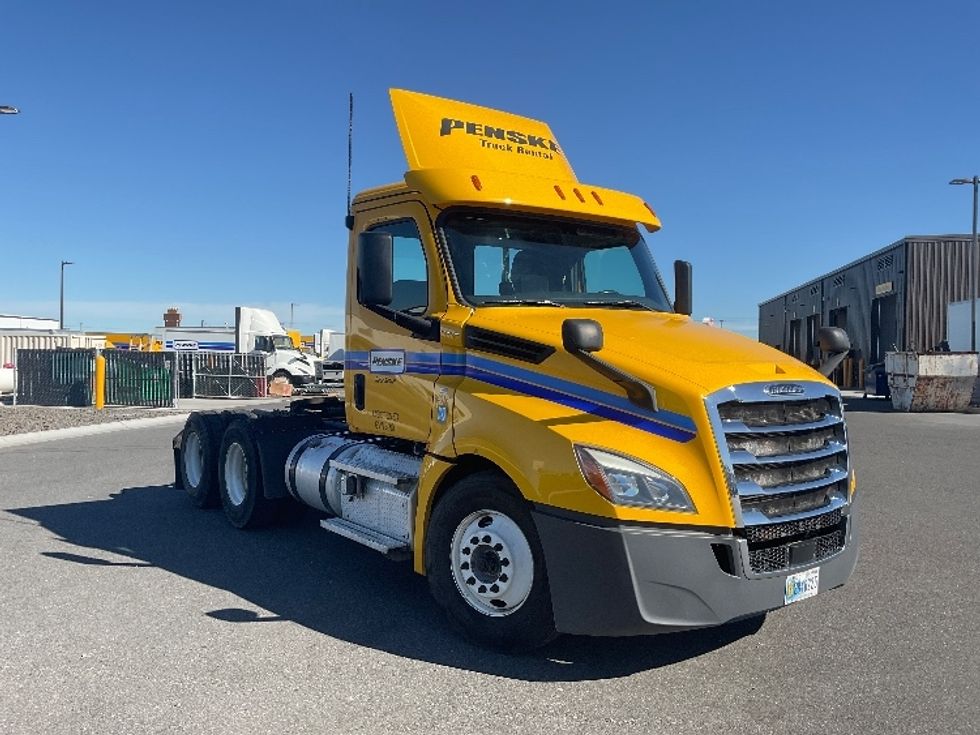 Day Cab Tractor-Heavy Duty Tractors-Freightliner-2020-T12664ST-Spokane Valley-WA-148,317\n\t\tmiles-$ 65,250 - Image 1