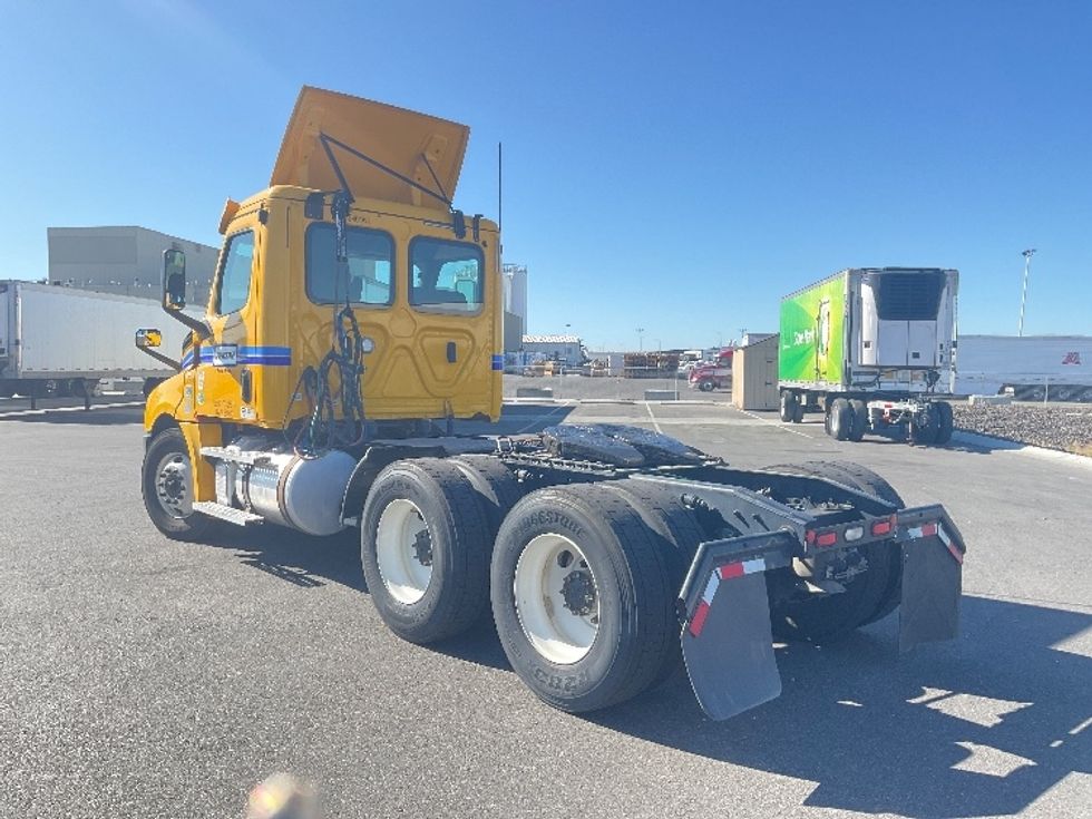 Day Cab Tractor-Heavy Duty Tractors-Freightliner-2020-T12664ST-Spokane Valley-WA-148,317\n\t\tmiles-$ 65,250 - Image 5
