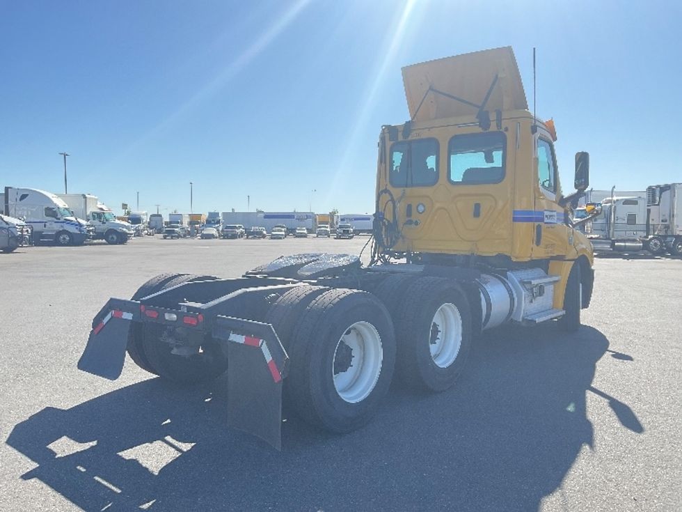 Day Cab Tractor-Heavy Duty Tractors-Freightliner-2020-T12664ST-Spokane Valley-WA-148,317\n\t\tmiles-$ 65,250 - Image 7