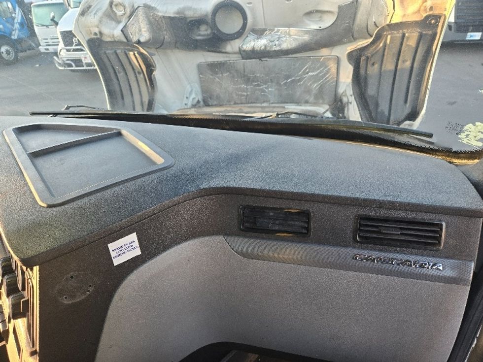 Day Cab Tractor-Heavy Duty Tractors-Freightliner-2020-T12664ST-Spokane Valley-WA-473,201\n\t\tmiles-$ 51,000 - Image 13