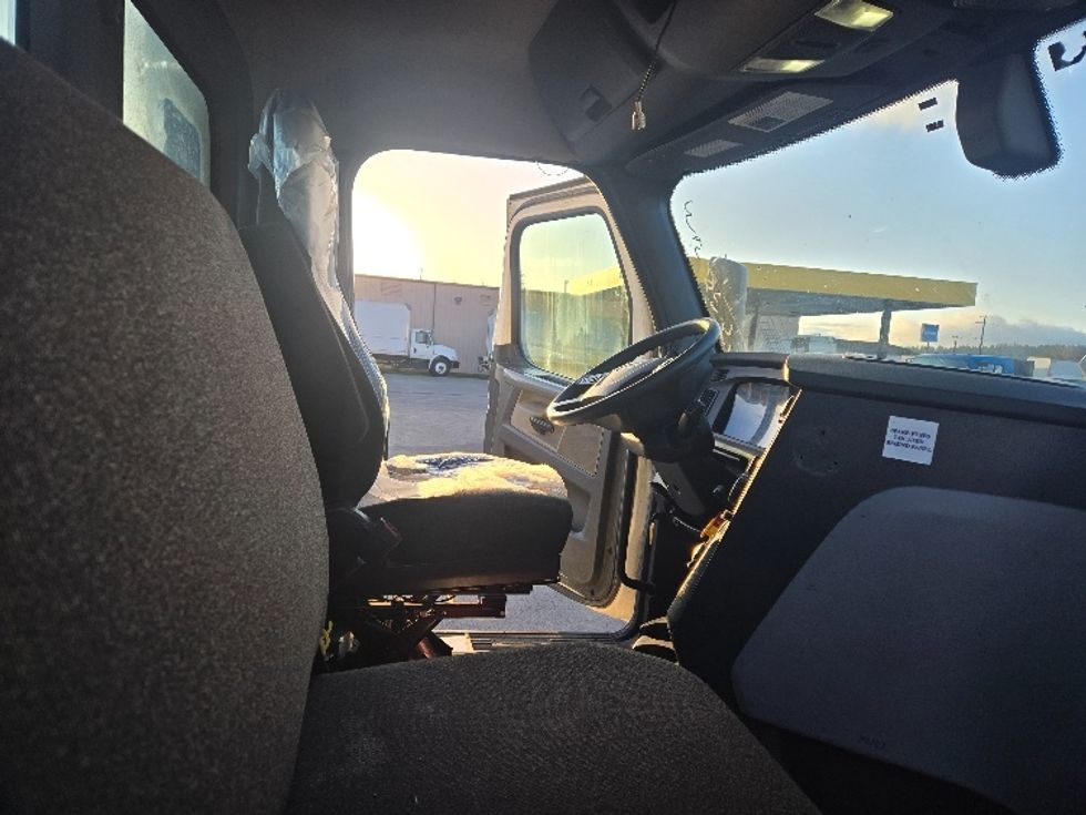 Day Cab Tractor-Heavy Duty Tractors-Freightliner-2020-T12664ST-Spokane Valley-WA-473,201\n\t\tmiles-$ 51,000 - Image 14