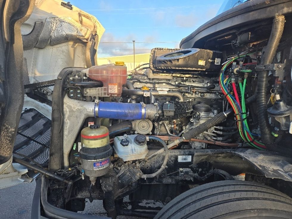 Day Cab Tractor-Heavy Duty Tractors-Freightliner-2020-T12664ST-Spokane Valley-WA-473,201\n\t\tmiles-$ 51,000 - Image 16