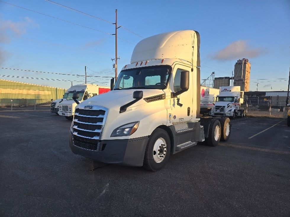 Day Cab Tractor-Heavy Duty Tractors-Freightliner-2020-T12664ST-Spokane Valley-WA-473,201\n\t\tmiles-$ 51,000 - Image 3