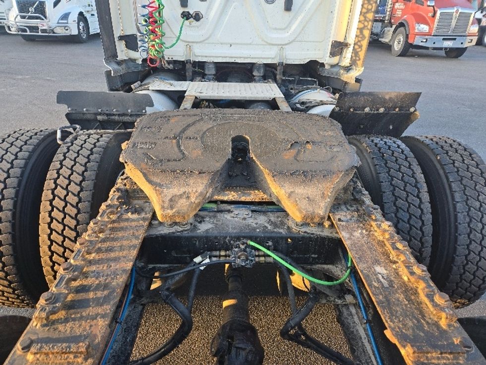 Day Cab Tractor-Heavy Duty Tractors-Freightliner-2020-T12664ST-Spokane Valley-WA-473,201\n\t\tmiles-$ 51,000 - Image 6