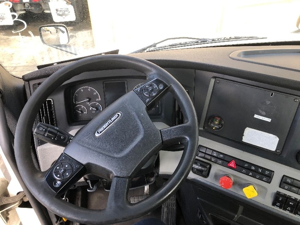 Day Cab Tractor-Heavy Duty Tractors-Freightliner-2020-T12664ST-Spokane Valley-WA-483,906\n\t\tmiles-$ 48,250 - Image 11