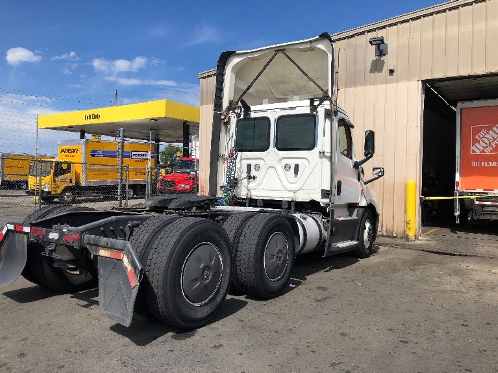Day Cab Tractor-Heavy Duty Tractors-Freightliner-2020-T12664ST-Spokane Valley-WA-483,906\n\t\tmiles-$ 48,250 - Image 7