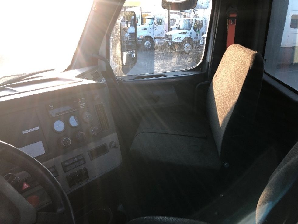 Day Cab Tractor-Heavy Duty Tractors-Freightliner-2020-T12664ST-Spokane Valley-WA-488,410\n\t\tmiles-$ 45,000 - Image 10