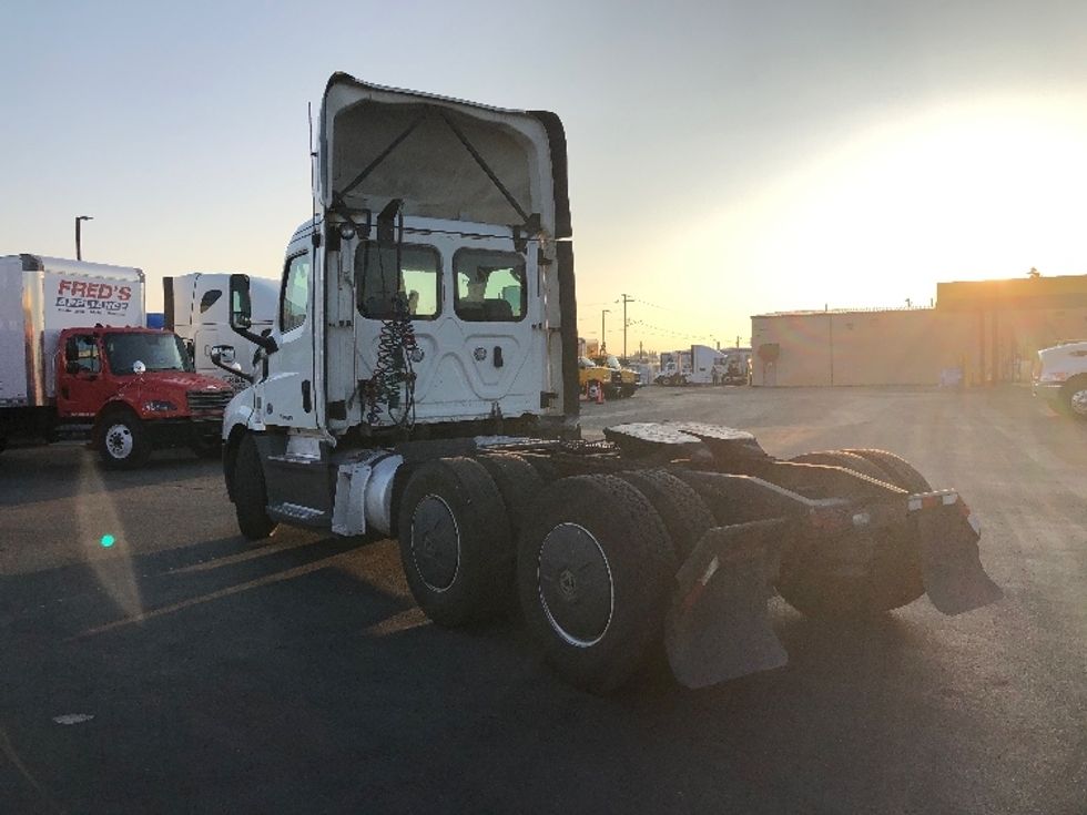 Day Cab Tractor-Heavy Duty Tractors-Freightliner-2020-T12664ST-Spokane Valley-WA-488,410\n\t\tmiles-$ 45,000 - Image 5