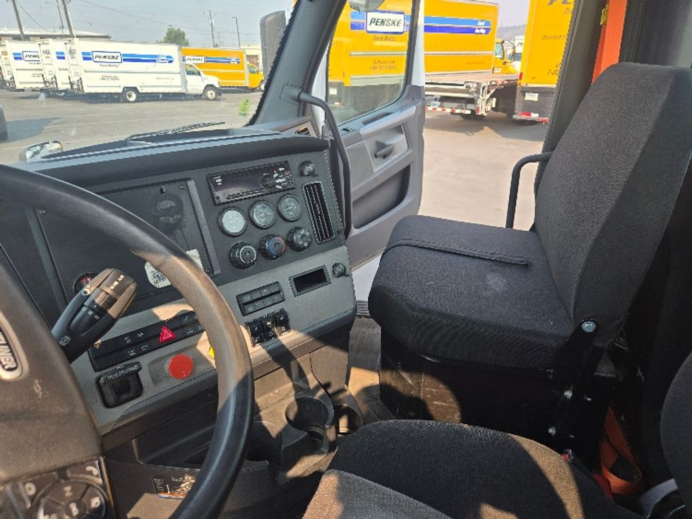 Day Cab Tractor-Heavy Duty Tractors-Freightliner-2020-T12664ST-Spokane Valley-WA-502,715\n\t\tmiles-$ 43,750 - Image 10
