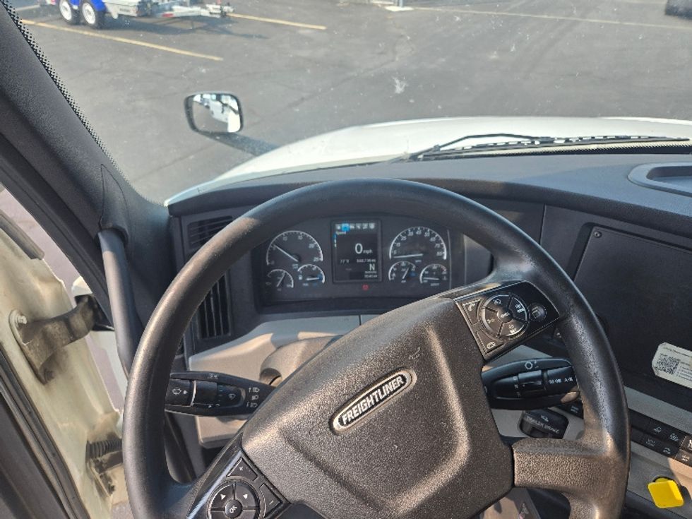 Day Cab Tractor-Heavy Duty Tractors-Freightliner-2020-T12664ST-Spokane Valley-WA-502,715\n\t\tmiles-$ 43,750 - Image 11