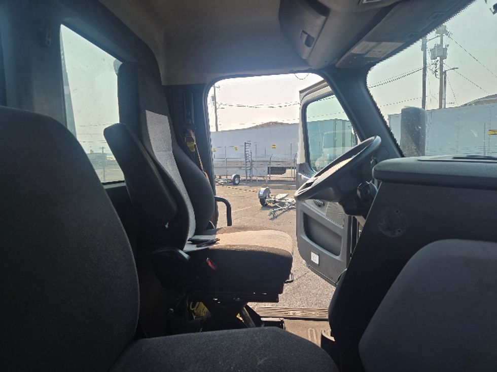 Day Cab Tractor-Heavy Duty Tractors-Freightliner-2020-T12664ST-Spokane Valley-WA-502,715\n\t\tmiles-$ 43,750 - Image 14