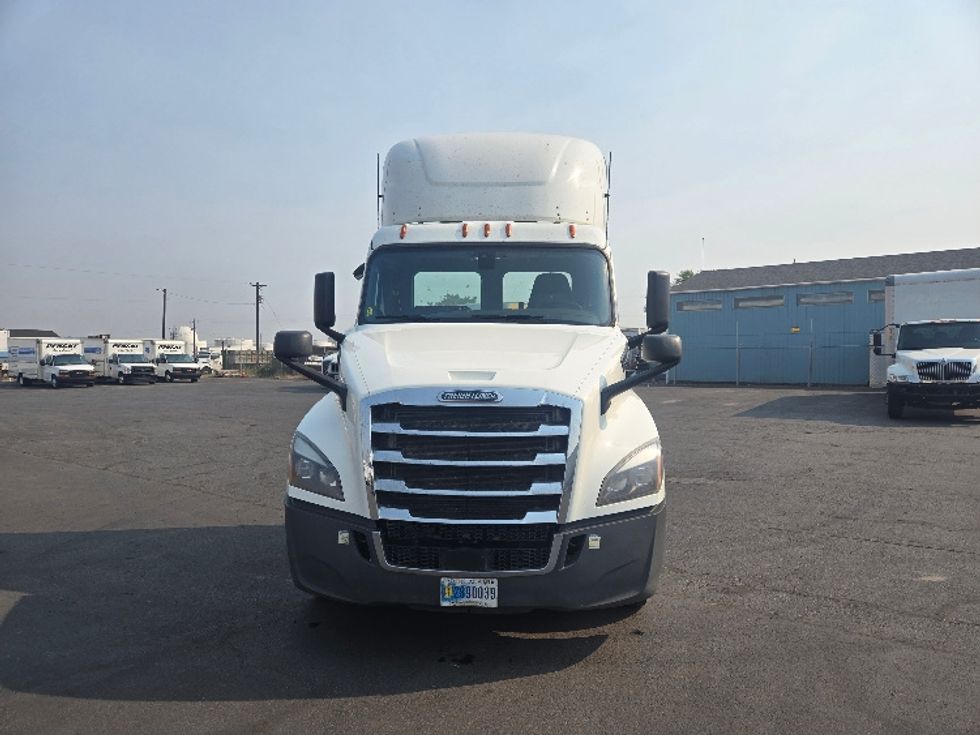 Day Cab Tractor-Heavy Duty Tractors-Freightliner-2020-T12664ST-Spokane Valley-WA-502,715\n\t\tmiles-$ 43,750 - Image 2