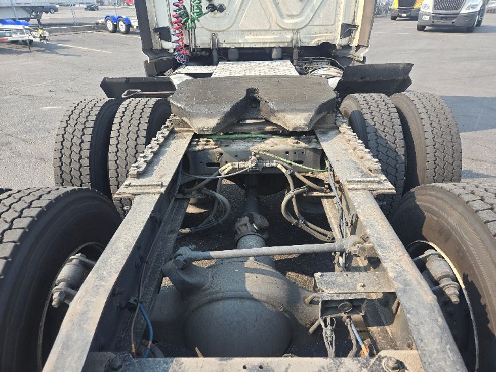 Day Cab Tractor-Heavy Duty Tractors-Freightliner-2020-T12664ST-Spokane Valley-WA-502,715\n\t\tmiles-$ 43,750 - Image 6