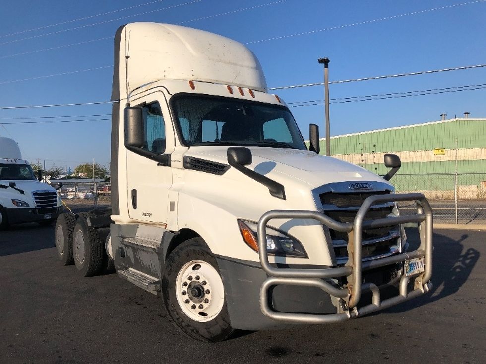 Day Cab Tractor-Heavy Duty Tractors-Freightliner-2020-T12664ST-Spokane Valley-WA-547,081\n\t\tmiles-$ 39,750 - Image 1