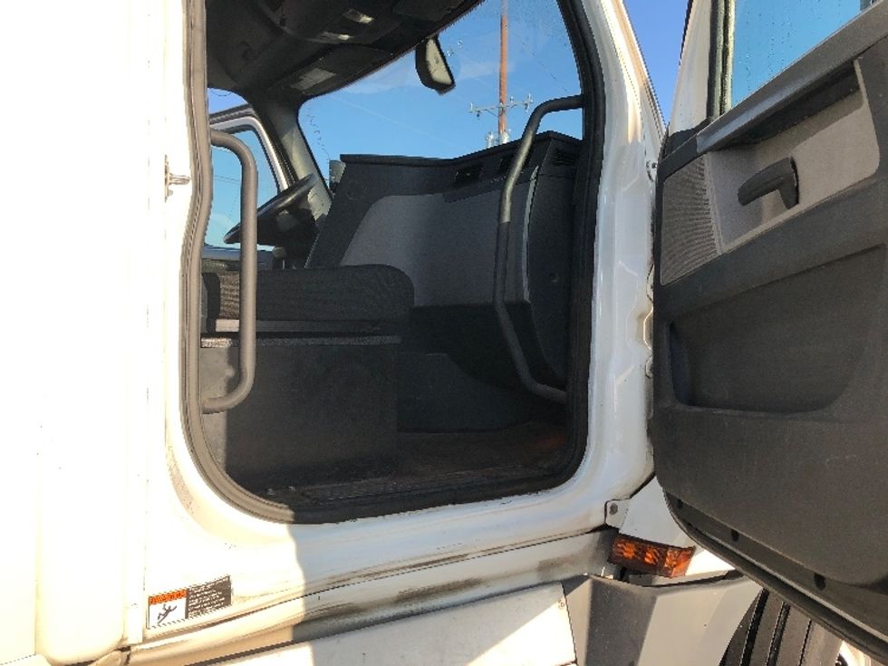 Day Cab Tractor-Heavy Duty Tractors-Freightliner-2020-T12664ST-Spokane Valley-WA-547,081\n\t\tmiles-$ 39,750 - Image 12