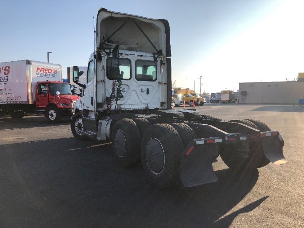 Day Cab Tractor-Heavy Duty Tractors-Freightliner-2020-T12664ST-Spokane Valley-WA-547,081\n\t\tmiles-$ 39,750 - Image 5