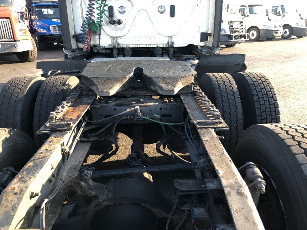 Day Cab Tractor-Heavy Duty Tractors-Freightliner-2020-T12664ST-Spokane Valley-WA-547,081\n\t\tmiles-$ 39,750 - Image 6