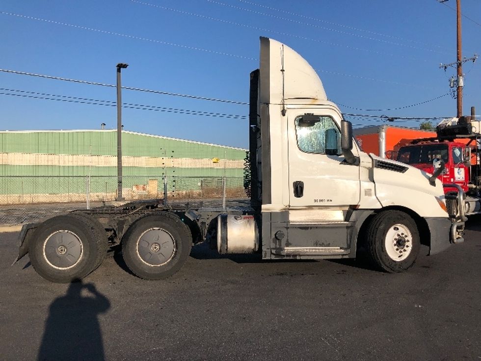 Day Cab Tractor-Heavy Duty Tractors-Freightliner-2020-T12664ST-Spokane Valley-WA-547,081\n\t\tmiles-$ 39,750 - Image 8