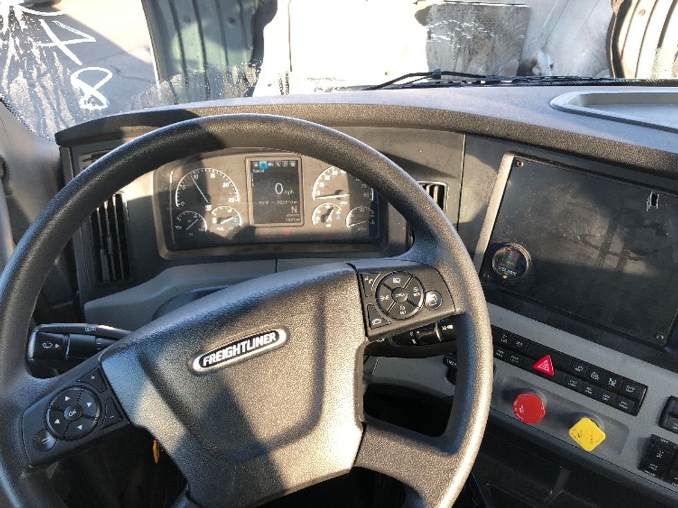 Day Cab Tractor-Heavy Duty Tractors-Freightliner-2020-T12664ST-Spokane-WA-552,905\n\t\tmiles-$ 42,250 - Image 10