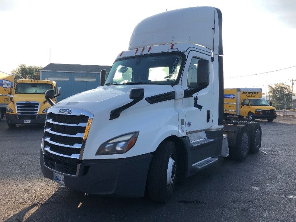 Day Cab Tractor-Heavy Duty Tractors-Freightliner-2020-T12664ST-Spokane-WA-552,905\n\t\tmiles-$ 42,250 - Image 3
