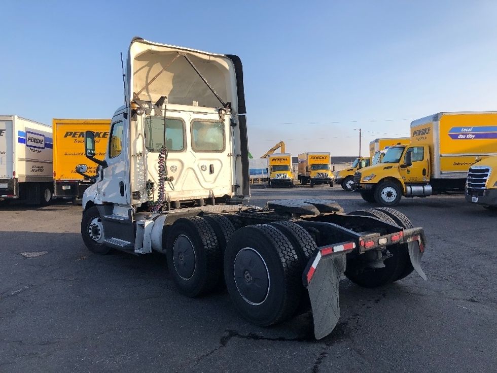 Day Cab Tractor-Heavy Duty Tractors-Freightliner-2020-T12664ST-Spokane-WA-552,905\n\t\tmiles-$ 42,250 - Image 5
