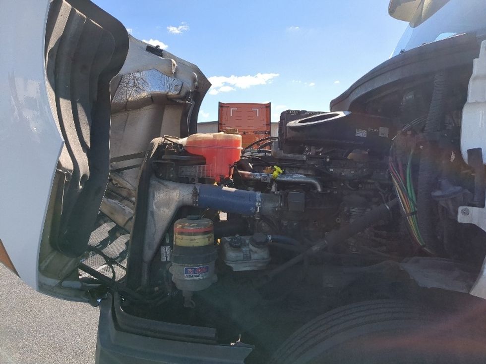 Day Cab Tractor-Heavy Duty Tractors-Freightliner-2020-T12664ST-Springfield-MA-491,500\n\t\tmiles-$ 40,000 - Image 16