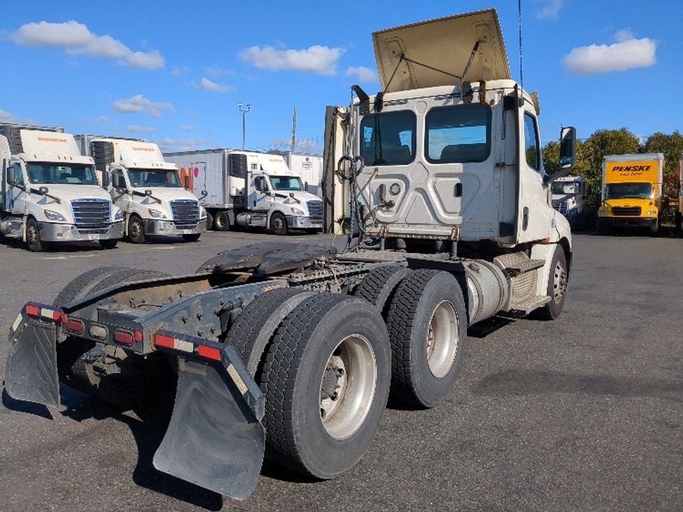 Day Cab Tractor-Heavy Duty Tractors-Freightliner-2020-T12664ST-Springfield-MA-491,500\n\t\tmiles-$ 40,000 - Image 7