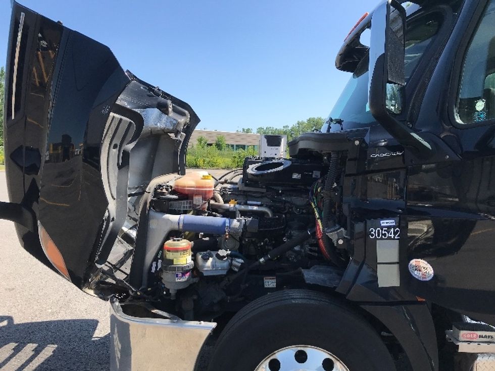 Day Cab Tractor-Heavy Duty Tractors-Freightliner-2020-T12664ST-Ste-Foy-PQ-216,120\n\t\tkm-$ 84,250 - Image 16
