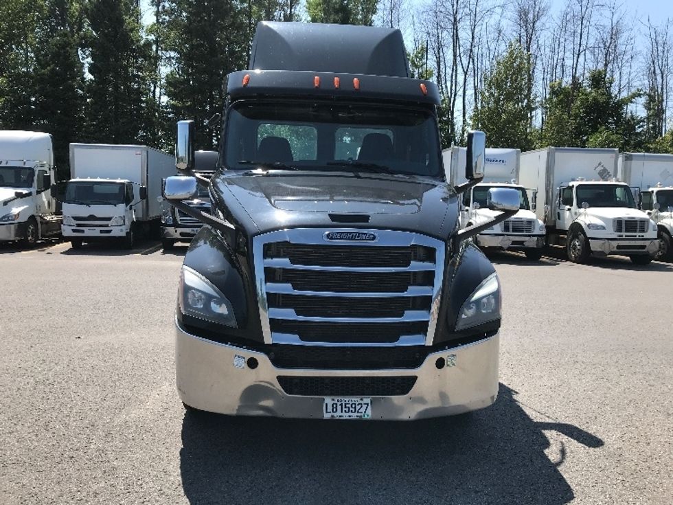 Day Cab Tractor-Heavy Duty Tractors-Freightliner-2020-T12664ST-Ste-Foy-PQ-216,120\n\t\tkm-$ 84,250 - Image 2