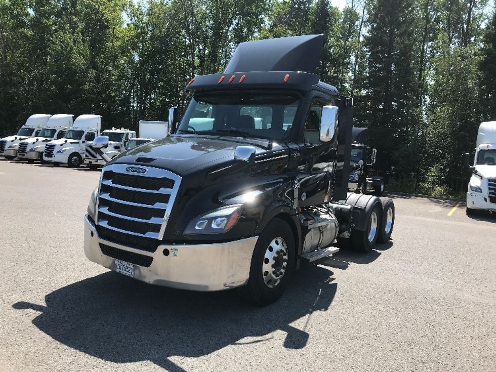 Day Cab Tractor-Heavy Duty Tractors-Freightliner-2020-T12664ST-Ste-Foy-PQ-216,120\n\t\tkm-$ 84,250 - Image 3