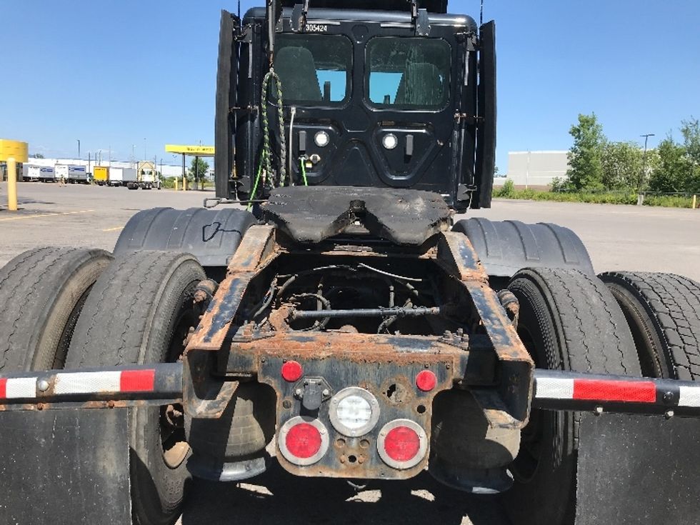 Day Cab Tractor-Heavy Duty Tractors-Freightliner-2020-T12664ST-Ste-Foy-PQ-216,120\n\t\tkm-$ 84,250 - Image 6