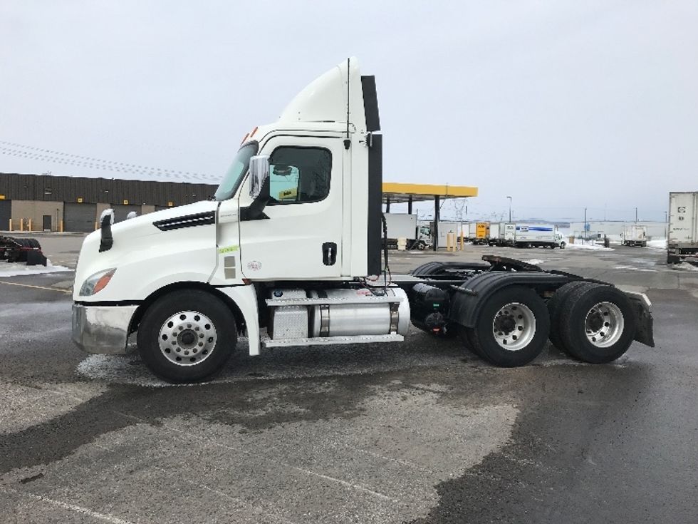 Day Cab Tractor-Heavy Duty Tractors-Freightliner-2020-T12664ST-Ste-Foy-PQ-219,426\n\t\tkm-$ 89,000 - Image 4