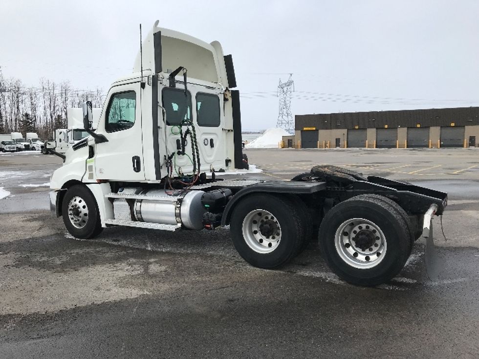 Day Cab Tractor-Heavy Duty Tractors-Freightliner-2020-T12664ST-Ste-Foy-PQ-219,426\n\t\tkm-$ 89,000 - Image 5