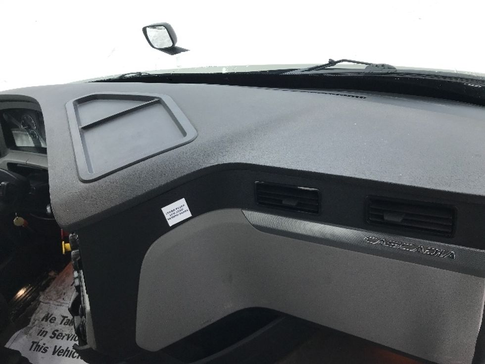 Day Cab Tractor-Heavy Duty Tractors-Freightliner-2020-T12664ST-Ste-Foy-PQ-248,807\n\t\tkm-$ 77,000 - Image 13