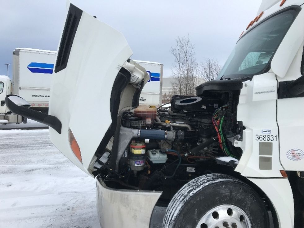 Day Cab Tractor-Heavy Duty Tractors-Freightliner-2020-T12664ST-Ste-Foy-PQ-248,807\n\t\tkm-$ 77,000 - Image 16