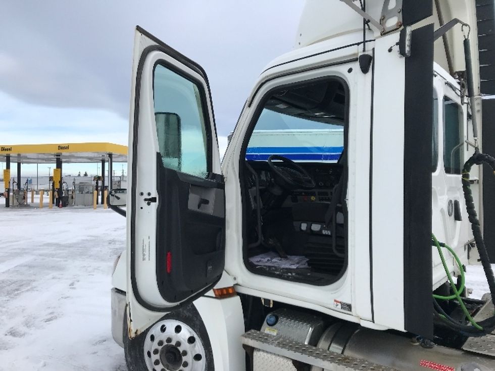 Day Cab Tractor-Heavy Duty Tractors-Freightliner-2020-T12664ST-Ste-Foy-PQ-248,807\n\t\tkm-$ 77,000 - Image 9