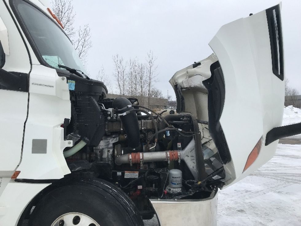 Day Cab Tractor-Heavy Duty Tractors-Freightliner-2020-T12664ST-Ste-Foy-PQ-478,139\n\t\tkm-$ 66,250 - Image 15