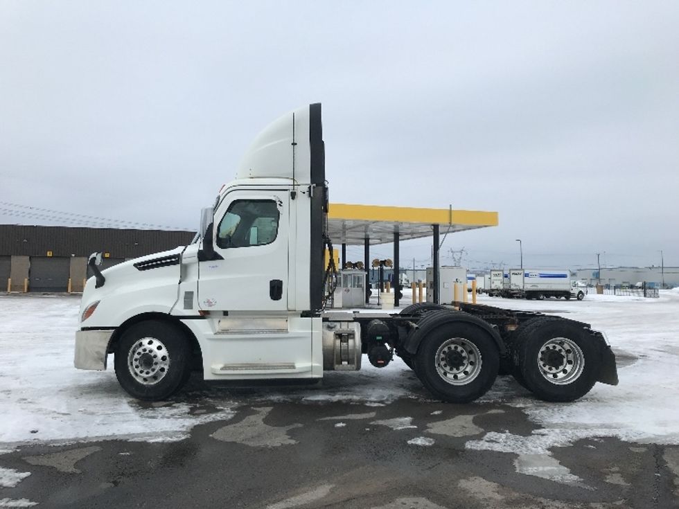 Day Cab Tractor-Heavy Duty Tractors-Freightliner-2020-T12664ST-Ste-Foy-PQ-478,139\n\t\tkm-$ 66,250 - Image 4