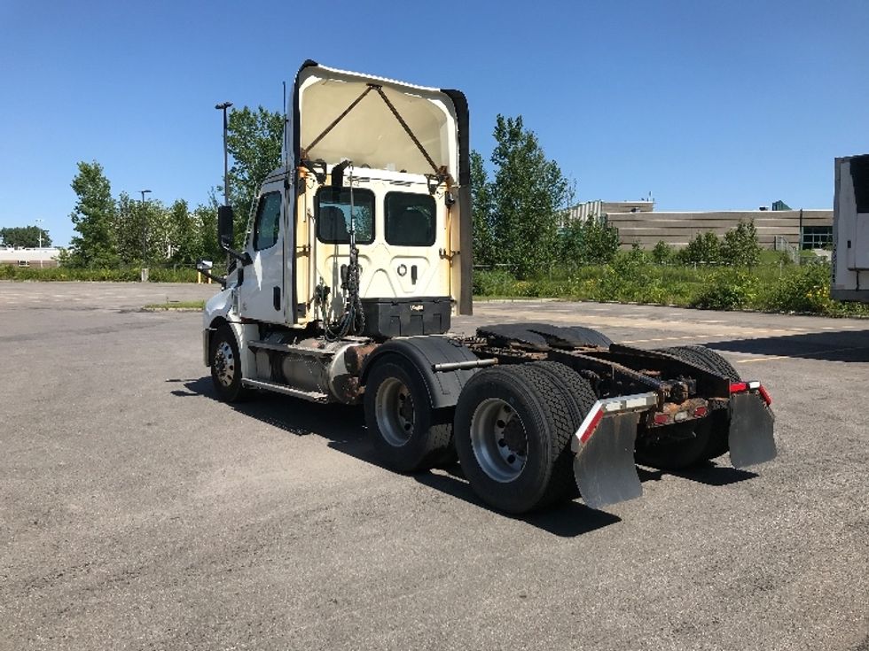 Day Cab Tractor-Heavy Duty Tractors-Freightliner-2020-T12664ST-Ste-Foy-PQ-513,802\n\t\tkm-$ 71,000 - Image 5
