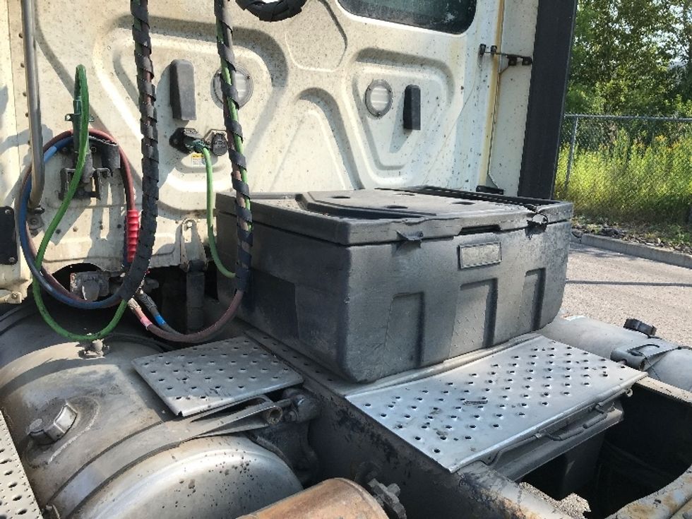 Day Cab Tractor-Heavy Duty Tractors-Freightliner-2020-T12664ST-Ste-Foy-PQ-553,460\n\t\tkm-$ 69,250 - Image 17