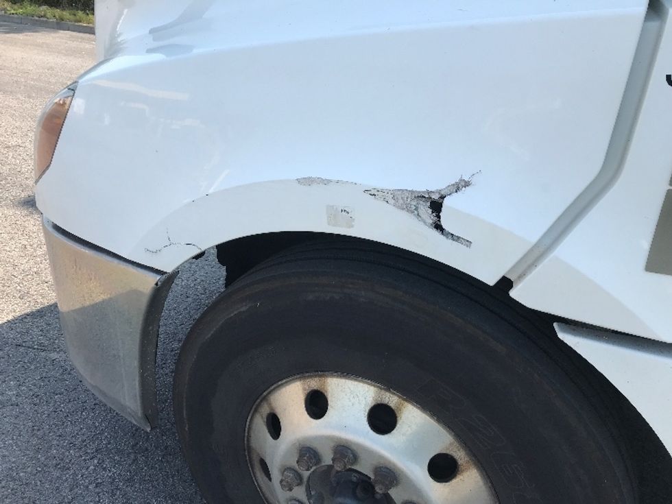 Day Cab Tractor-Heavy Duty Tractors-Freightliner-2020-T12664ST-Ste-Foy-PQ-553,460\n\t\tkm-$ 69,250 - Image 19