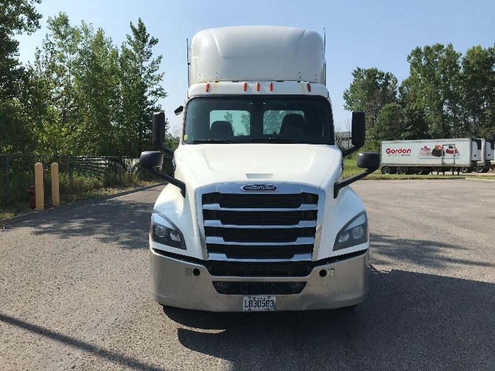 Day Cab Tractor-Heavy Duty Tractors-Freightliner-2020-T12664ST-Ste-Foy-PQ-553,460\n\t\tkm-$ 69,250 - Image 2