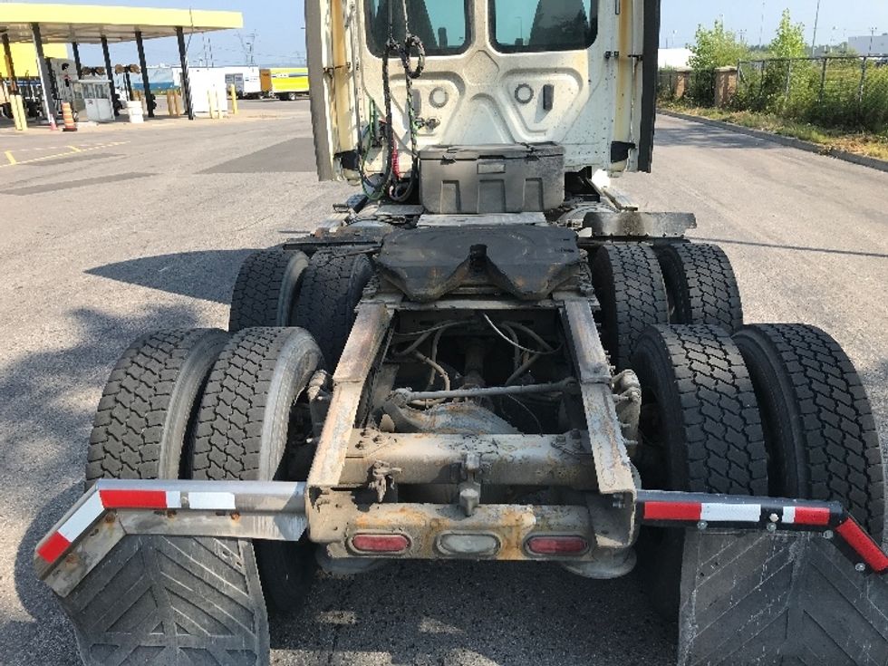 Day Cab Tractor-Heavy Duty Tractors-Freightliner-2020-T12664ST-Ste-Foy-PQ-553,460\n\t\tkm-$ 69,250 - Image 6
