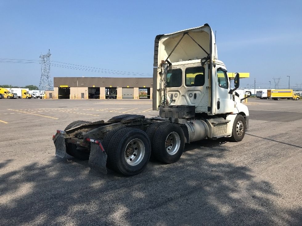 Day Cab Tractor-Heavy Duty Tractors-Freightliner-2020-T12664ST-Ste-Foy-PQ-553,460\n\t\tkm-$ 69,250 - Image 7