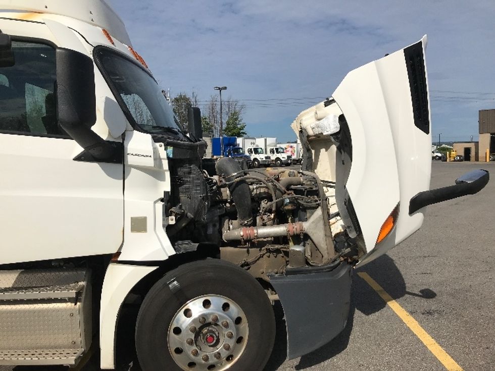 Day Cab Tractor-Heavy Duty Tractors-Freightliner-2020-T12664ST-Ste-Foy-PQ-952,531\n\t\tkm-$ 43,500 - Image 15