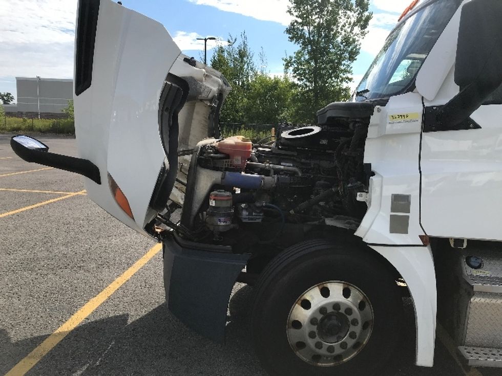 Day Cab Tractor-Heavy Duty Tractors-Freightliner-2020-T12664ST-Ste-Foy-PQ-952,531\n\t\tkm-$ 43,500 - Image 16