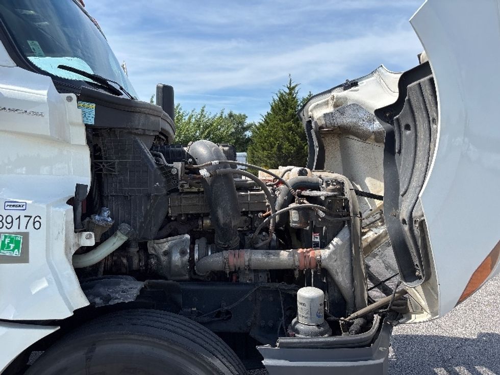 Day Cab Tractor-Heavy Duty Tractors-Freightliner-2020-T12664ST-Sterling-VA-157,515\n\t\tmiles-$ 67,250 - Image 15