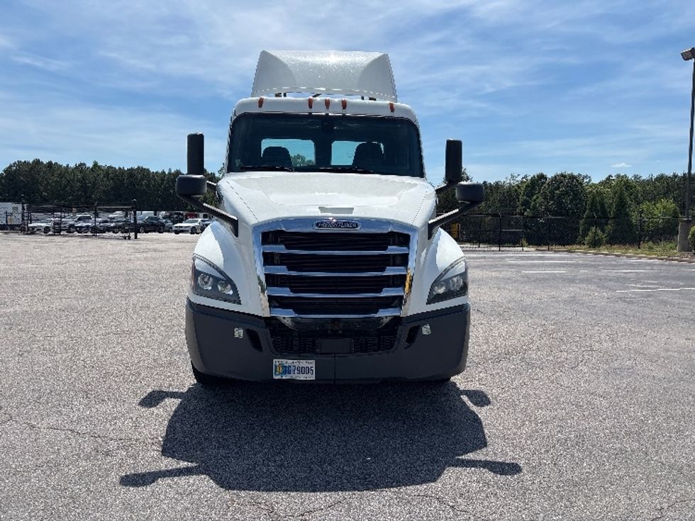 Day Cab Tractor-Heavy Duty Tractors-Freightliner-2020-T12664ST-Sterling-VA-157,515\n\t\tmiles-$ 67,250 - Image 2