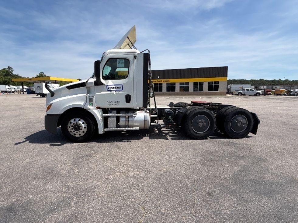 Day Cab Tractor-Heavy Duty Tractors-Freightliner-2020-T12664ST-Sterling-VA-157,515\n\t\tmiles-$ 67,250 - Image 4